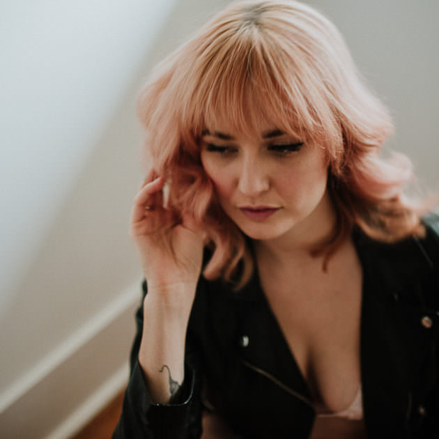 photo of woman with pink hair by Vancouver portrait photographer Ronnie Lee Hill